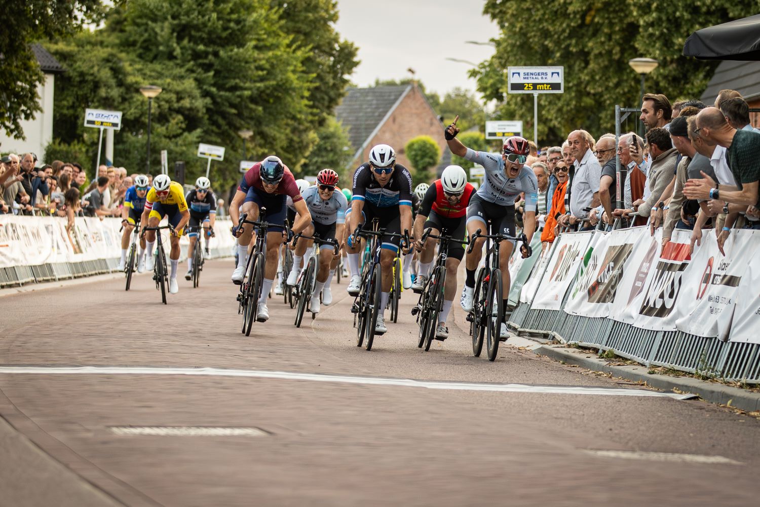 RENS VERMEULEN WINT OPNIEUW: NU VOOR EIGEN VOLK IN LUYKSGESTEL
